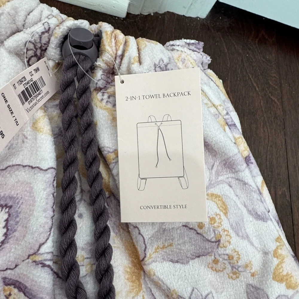 NEW Beach Towel Backpack Convertible Victoria’s Secret, Purple Flowers